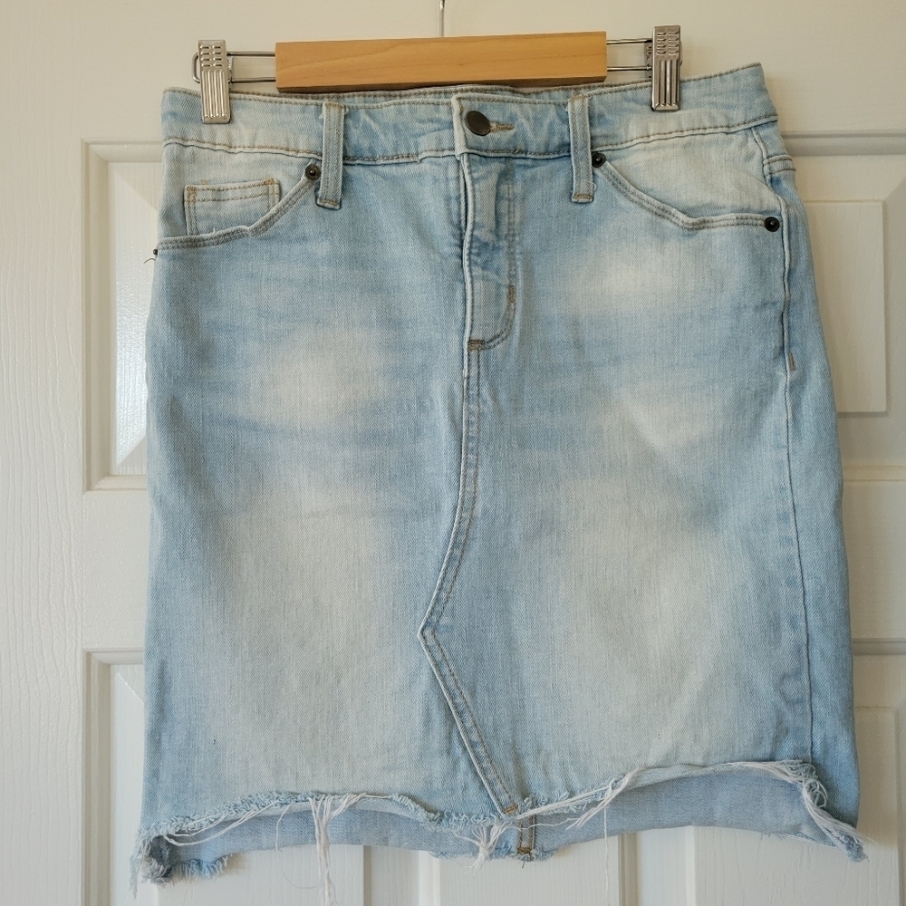 Universal Thread Denim Skirt 6 28